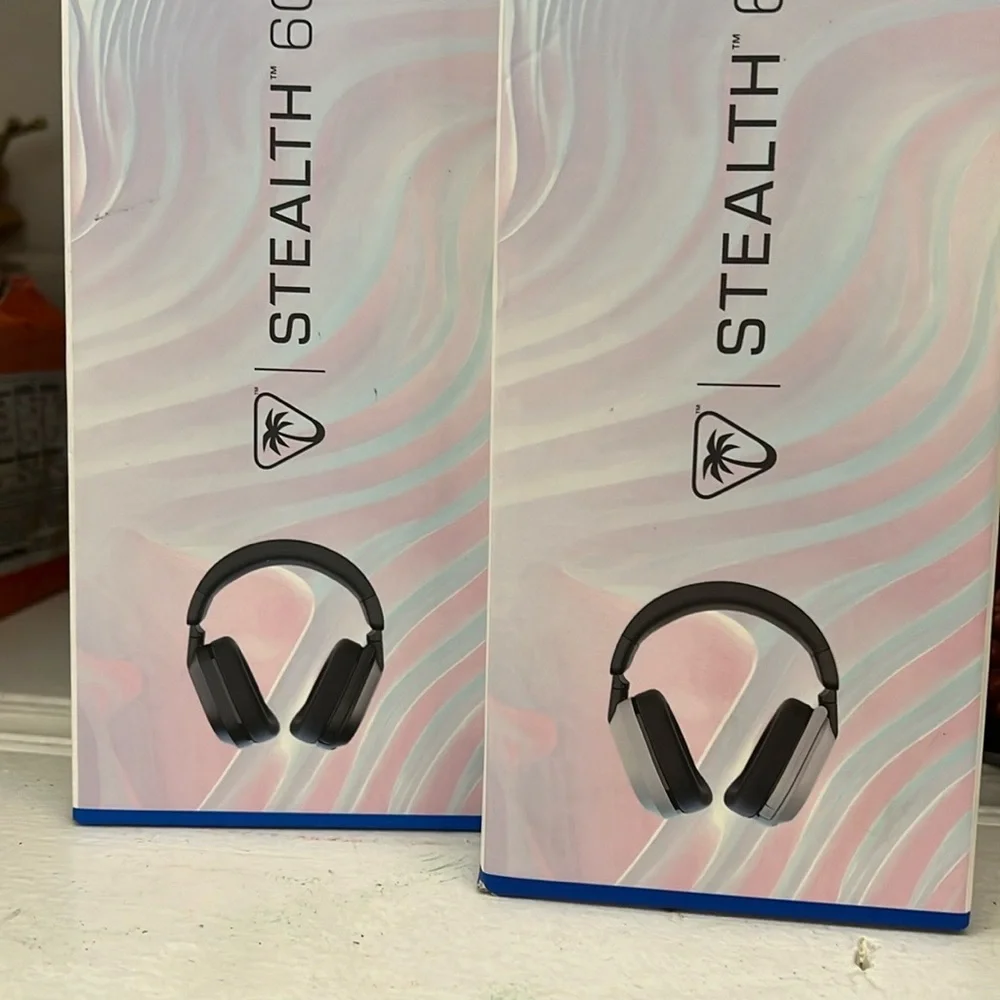 Stealth 600 Wireless Gaming Headset - Black and White
